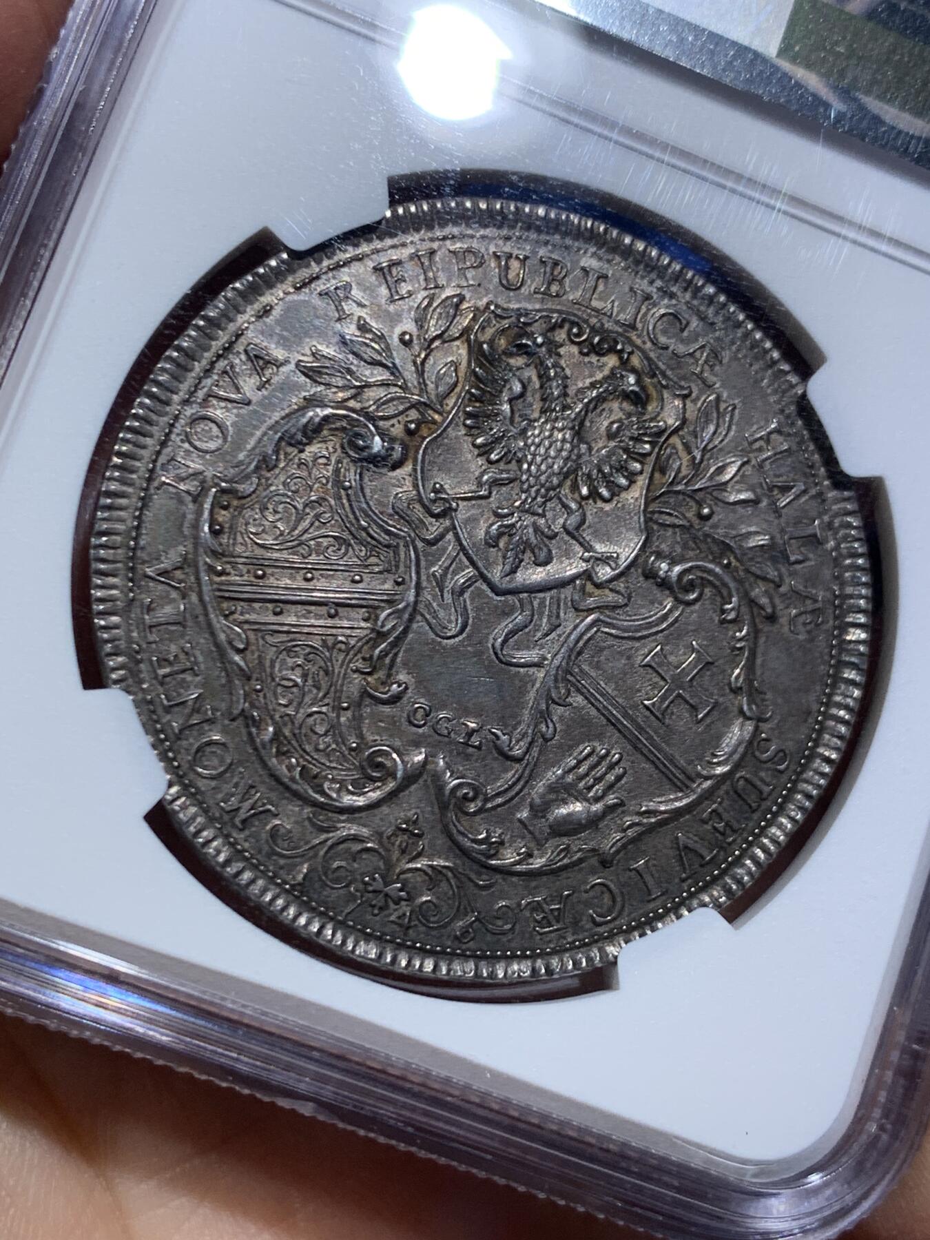 《竞宝斋》第473场 周日，周一 2场连拍 （全场包邮）欢迎送拍 NGC MS62 神圣罗马帝国 1746年 德国 哈尔自由市三盾徽大泰勒银币 发行量仅800枚 精细高浮雕神罗皇帝的弗朗西斯一世（玛利亚特蕾莎的丈夫）包浆深邃 高点保持的很好 感觉低评