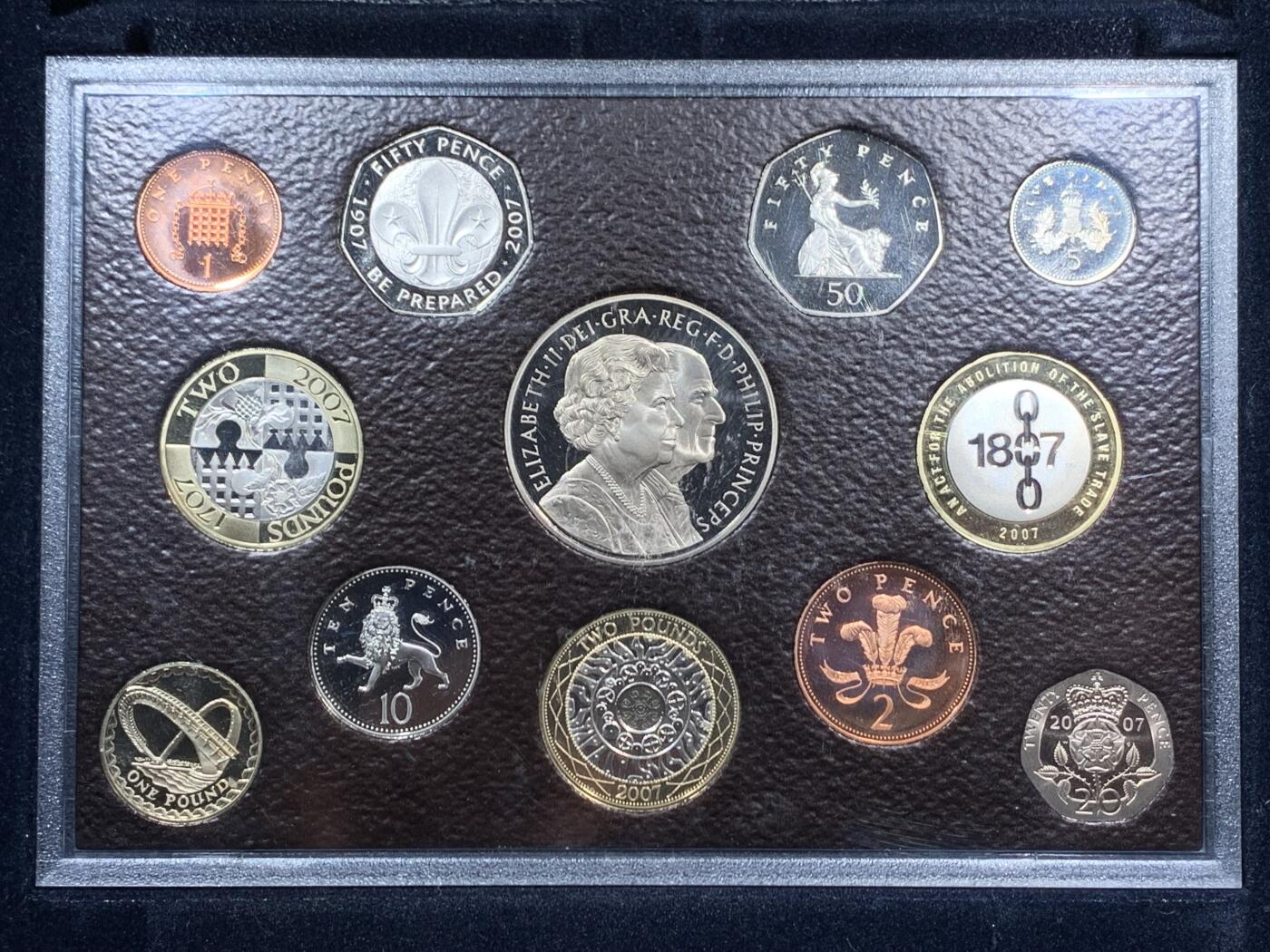 《竞宝斋》第473场 周日，周一 2场连拍 （全场包邮）欢迎送拍 英国2007年12枚装精制套币, 盒证全，品相极好