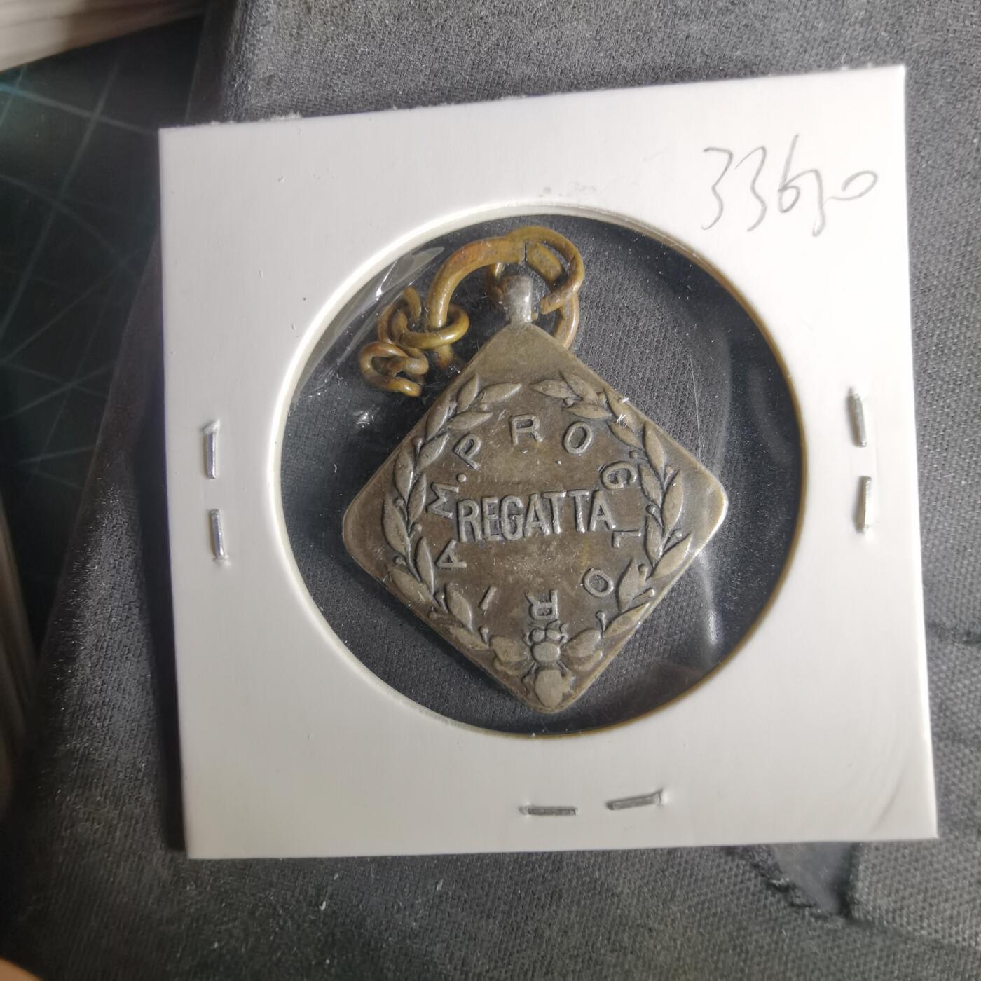 沼泽如烟--第1033场 菱形纪念章