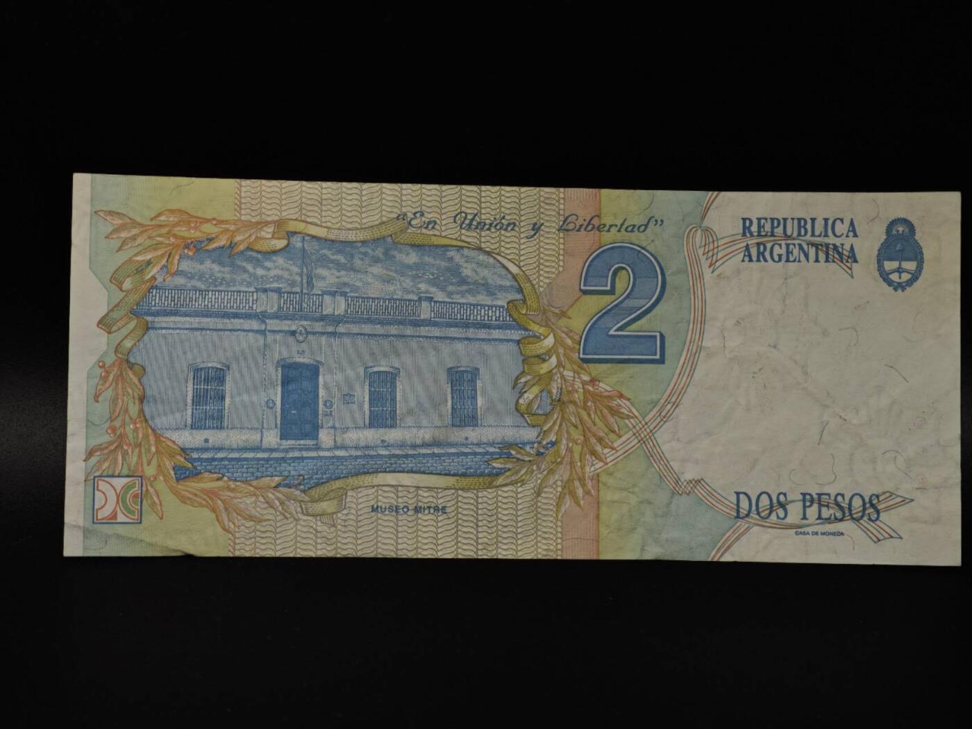  【淘币小摊】限时拍第八百八十四拍   纸币场    每周一统一发货 阿根廷2比索纸币【有折】