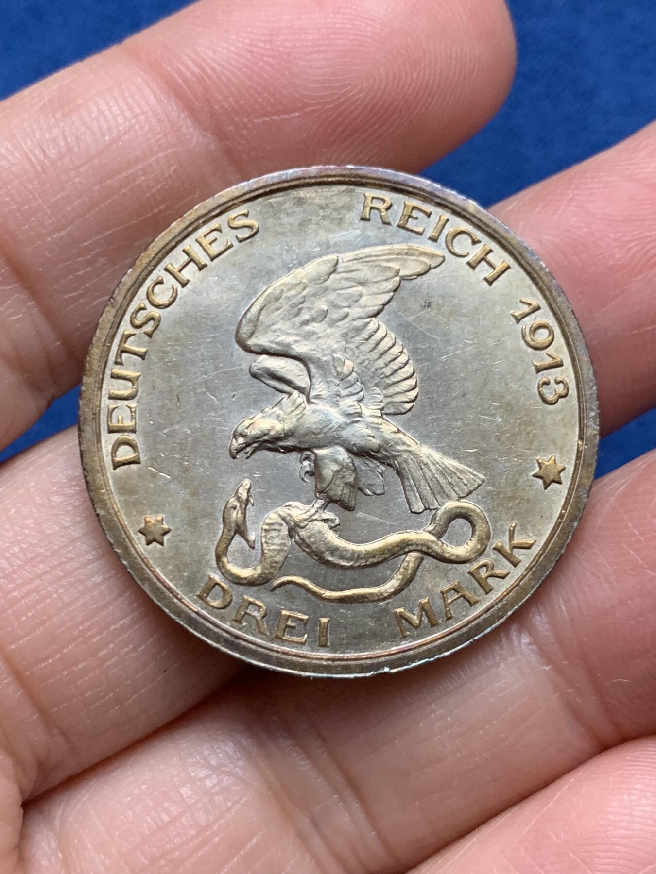 《竞宝斋》第473场 周日，周一 2场连拍 （全场包邮）欢迎送拍 德国 1913年 普鲁士战胜拿破仑纪念 3马克 银币 淡包浆光度好 近乎UNC状态