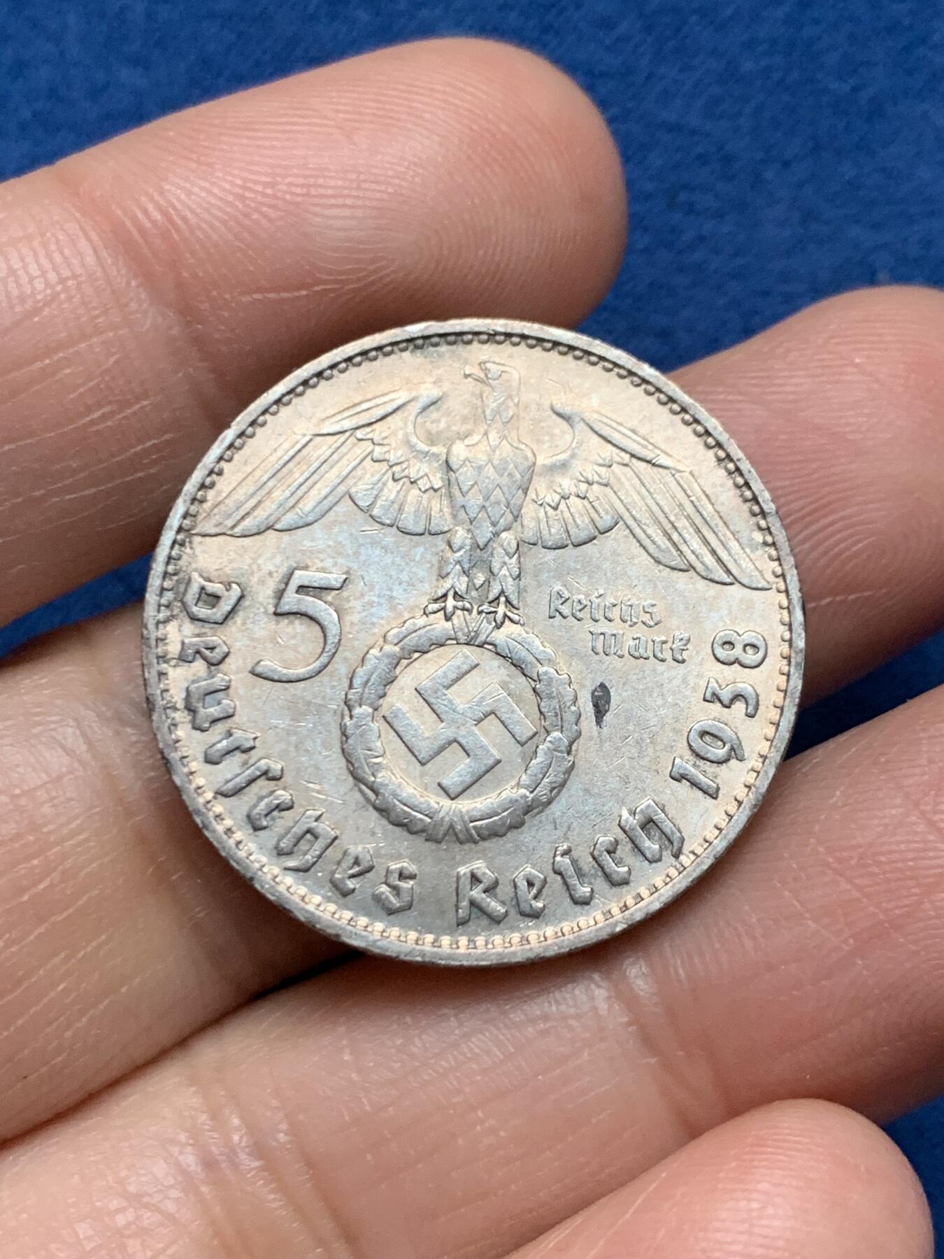 《竞宝斋》第473场 周日，周一 2场连拍 （全场包邮）欢迎送拍 德国 1938D 兴登堡 5马克 带字 银币 整体光度非常好