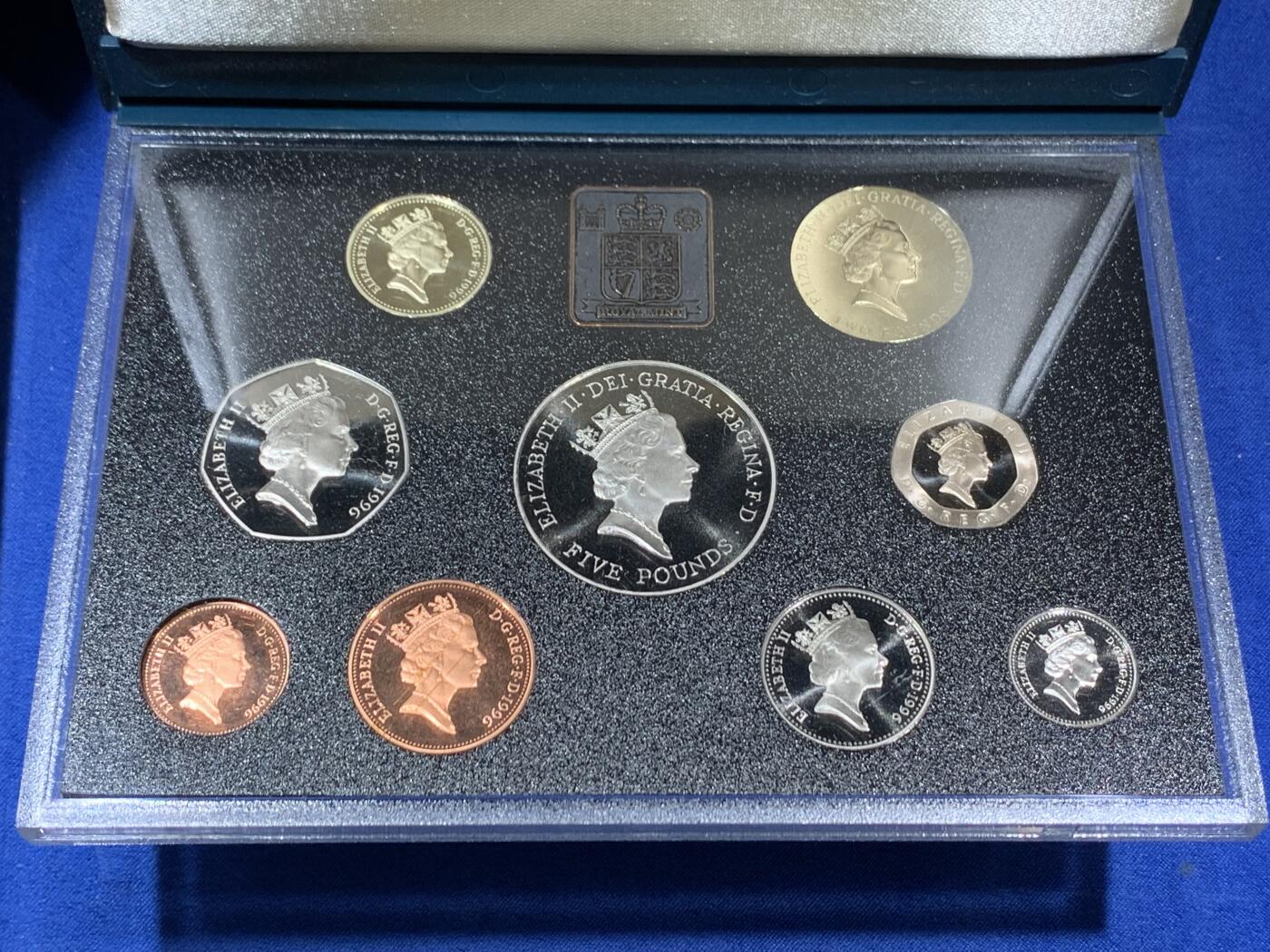 《竞宝斋》第473场 周日，周一 2场连拍 （全场包邮）欢迎送拍 英国 1996年 1便士-5镑 9枚官方精制套币 盒证齐全 细节见图