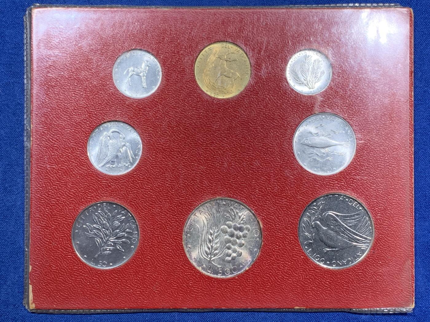 《竞宝斋》第473场 周日，周一 2场连拍 （全场包邮）欢迎送拍 梵蒂冈八枚装套币 带1枚500里拉银币