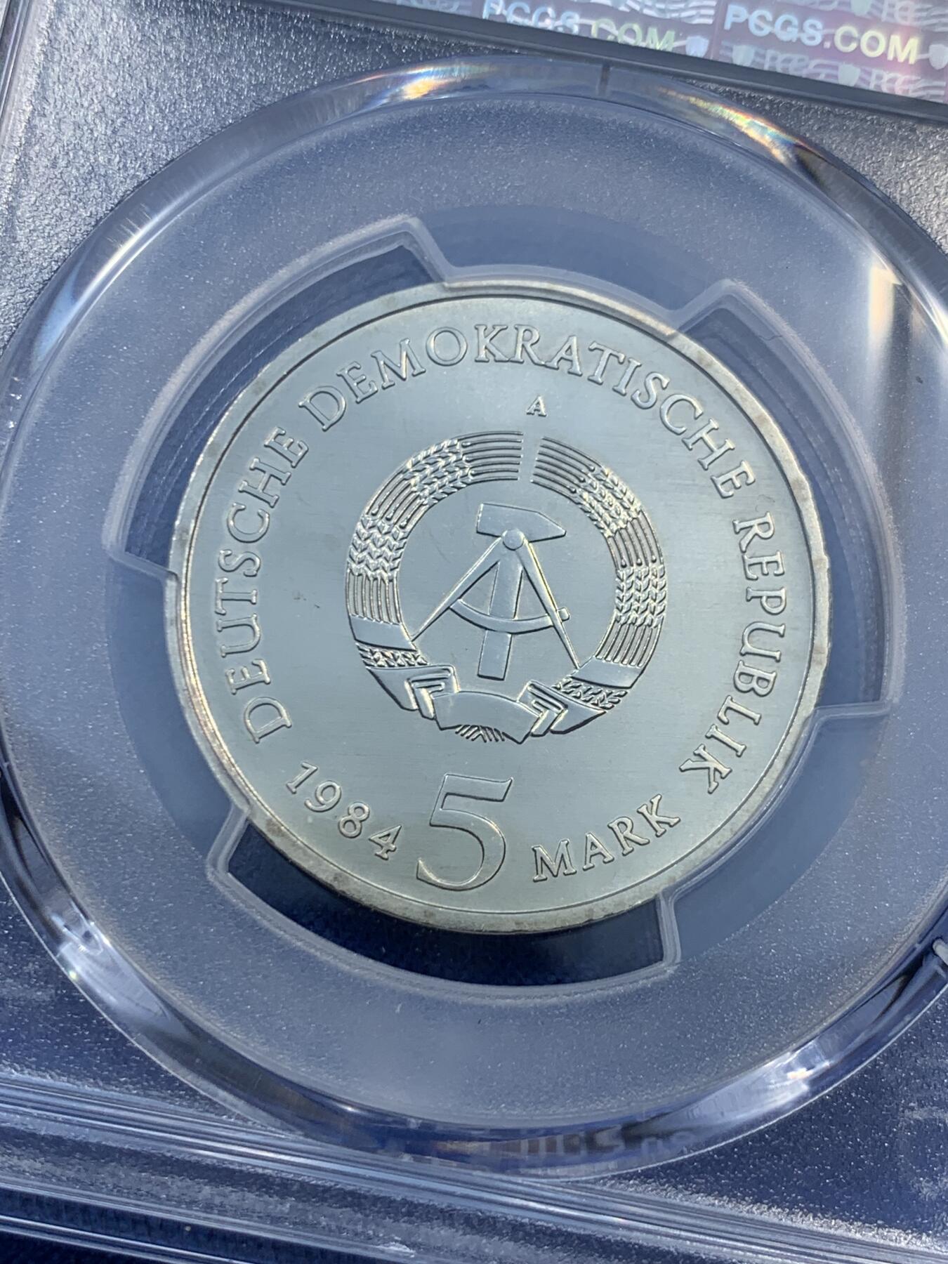 《竞宝斋》第473场 周日，周一 2场连拍 （全场包邮）欢迎送拍 PCGS UNC 1984年东德5马克纪念币 莱比锡老市政厅纪念