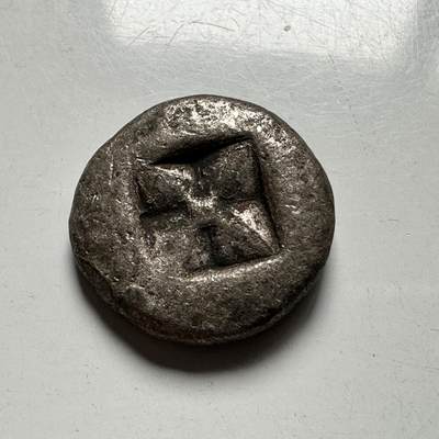 🌹外币初藏🌹🐯2026年第33场   每周二四六晚8️⃣点 接代拍 - 三佛齐 约公元7-13世纪 三叉戟方点 银币 b