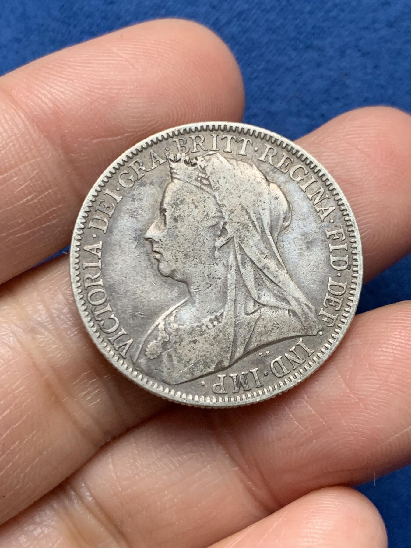 《竞宝斋》第473场 周日，周一 2场连拍 （全场包邮）欢迎送拍 英国1898年维多利亚披纱2先令银币