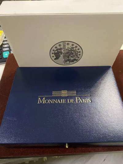 日日生财—方圆世界（全场包邮） - 1999-2000年法国巴黎造币厂纪念银币套装 共4枚 面值6.55957法郎，银含量900‰，每枚重22.2克，直径37mm，精制币，带原装蓝色礼盒和证书，自然氧化