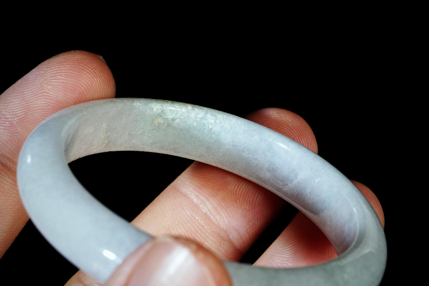 上海都达杂项专场五十八【全场包邮】  天然 冰糯种翡翠（A货）手镯 附鉴定证书93-13