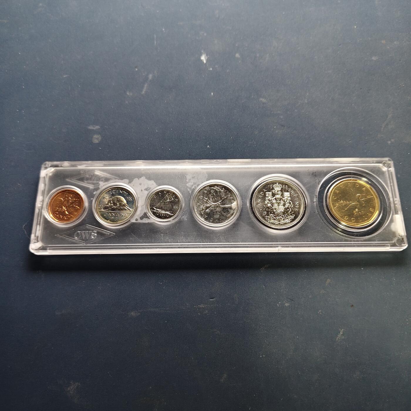 【全场包邮】纯粹捡漏拍515场 【套装】英国16-20世纪封装套币+美国1976年独立200周年纪念套币+加拿大1988年套币