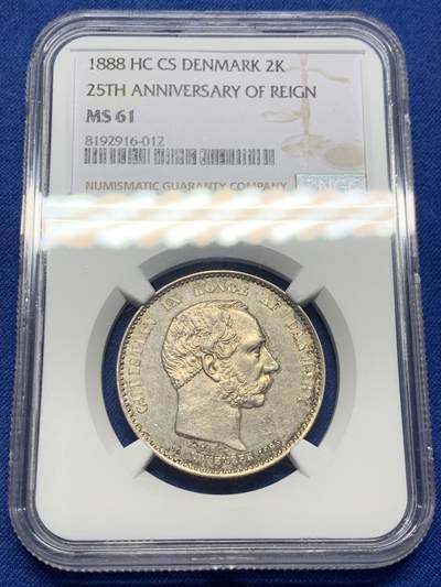 《竞宝斋》第473场 周日，周一 2场连拍 （全场包邮）欢迎送拍 - NGC MS61 丹麦1888年克里斯蒂安九世银婚纪念2克朗银币 这枚是丹麦为纪念克里斯蒂安九世与路易丝王后结婚25周年发行的王室庆典纪念银币