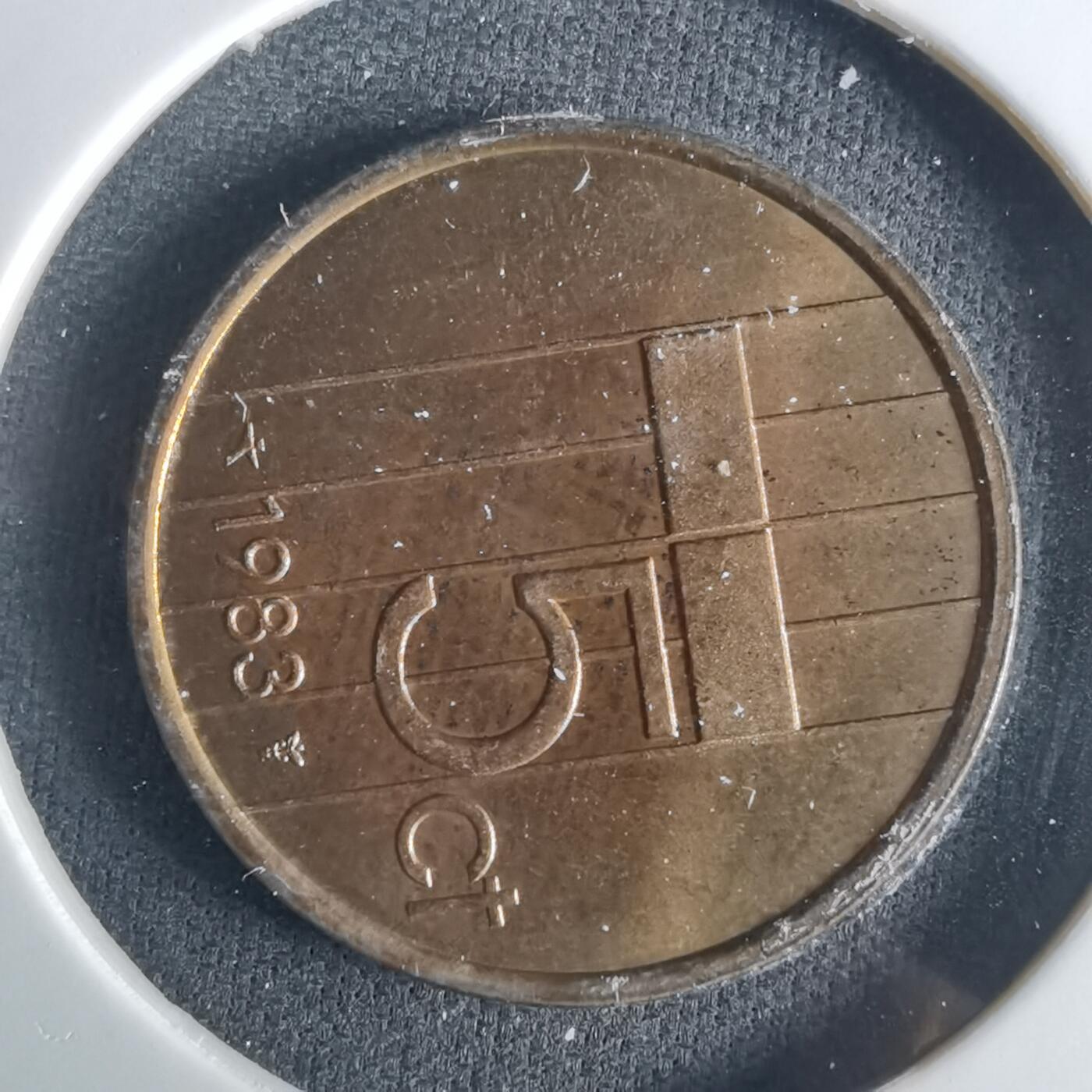 沼泽如烟--第1033场 荷兰1983年五分