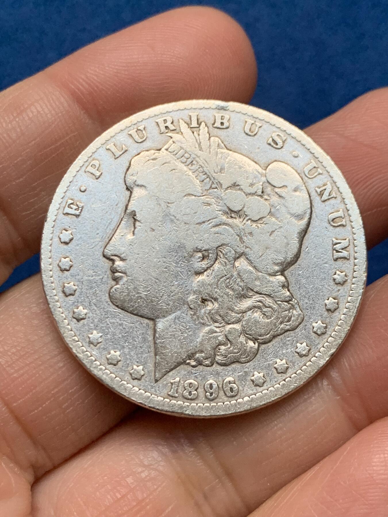 《竞宝斋》第473场 周日，周一 2场连拍 （全场包邮）欢迎送拍 美国1896年摩根一美元银币 自然流通品