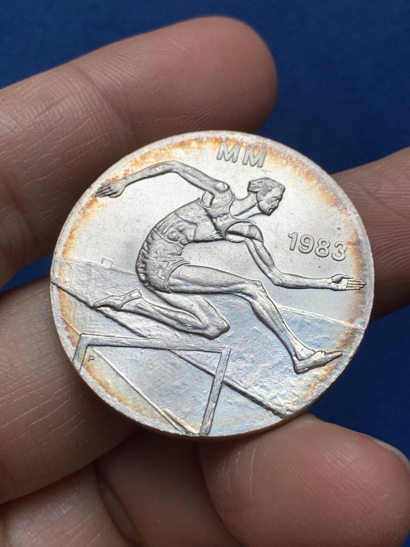 《竞宝斋》第473场 周日，周一 2场连拍 （全场包邮）欢迎送拍 芬兰1983年世界田径锦标赛50马克银币 22克 500银