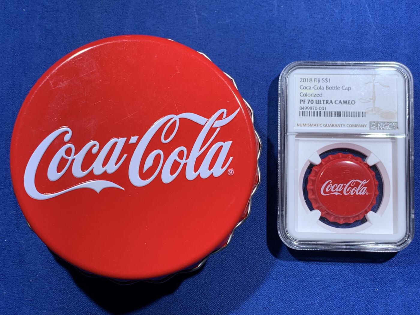 《竞宝斋》第473场 周日，周一 2场连拍 （全场包邮）欢迎送拍 NGC PF70UC 斐济2018年彩色异形银币 可口可乐瓶盖造型1元精制币 加厚盒 带盒证