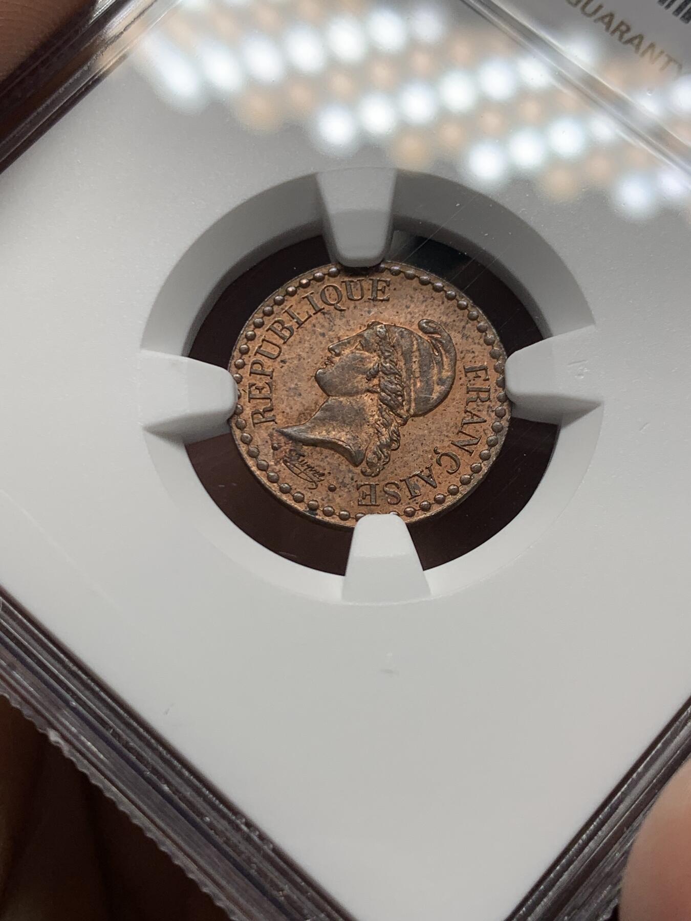 《竞宝斋》第473场 周日，周一 2场连拍 （全场包邮）欢迎送拍 NGC UNCD 法国 1848A 1分 铜币