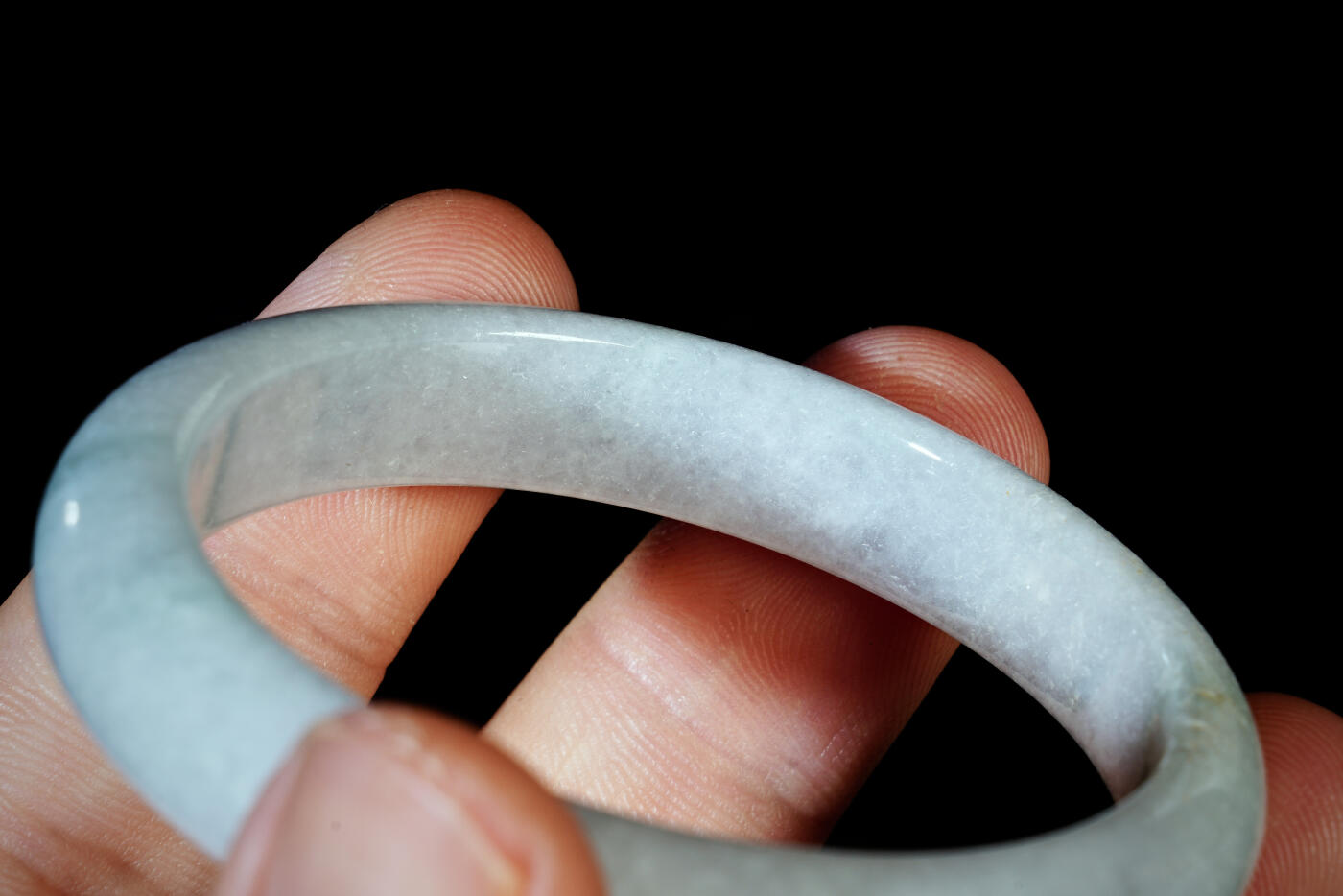 上海都达杂项专场五十八【全场包邮】  天然 冰糯种翡翠（A货）手镯 附鉴定证书93-13