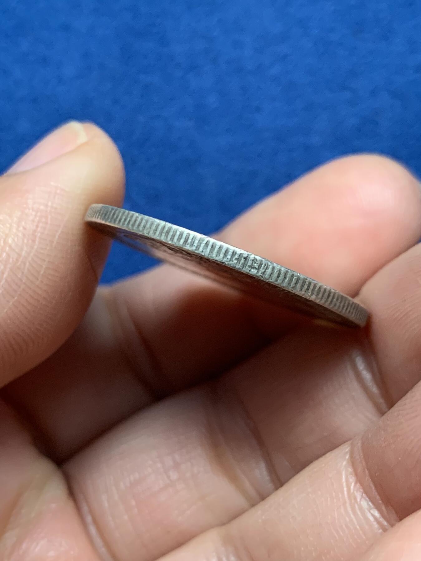 《竞宝斋》第473场 周日，周一 2场连拍 （全场包邮）欢迎送拍 英国1883年哥特体维多利亚银币