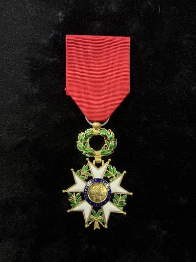 戎马世界章牌大赏，第112期 - 法国荣誉军团勋章，珠宝商定制立体花环版，银制