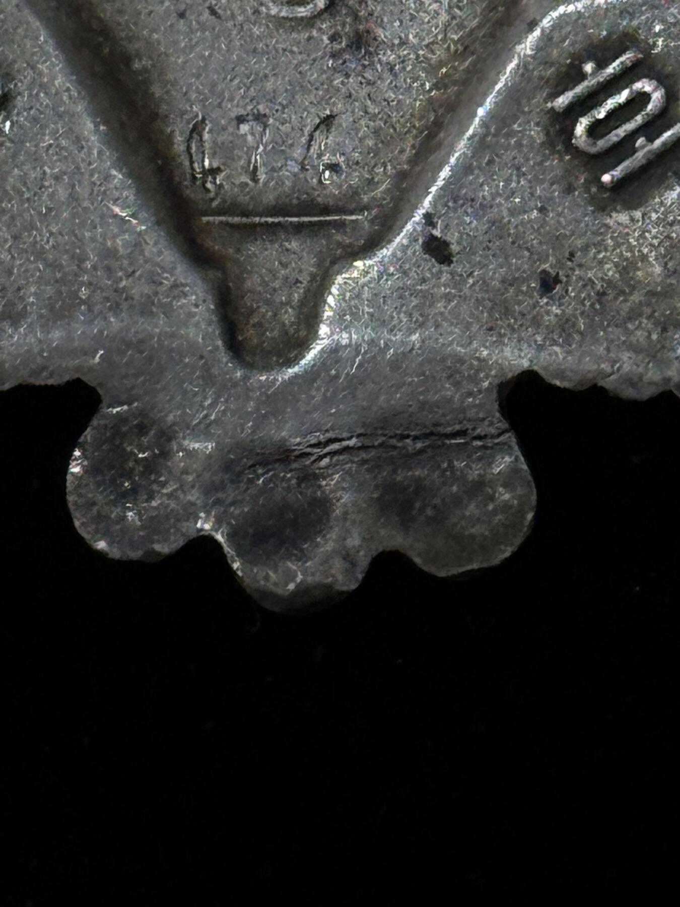 戎马世界章牌大赏，第112期 百位数号段的横针三级国旗勋章，474号