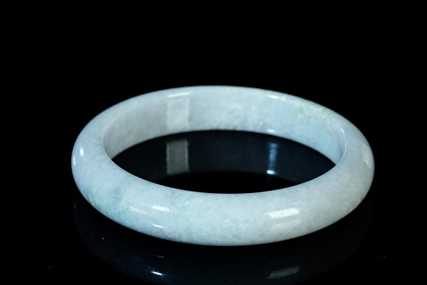 上海都达杂项专场五十八【全场包邮】  天然 冰糯种翡翠（A货）手镯 附鉴定证书93-13