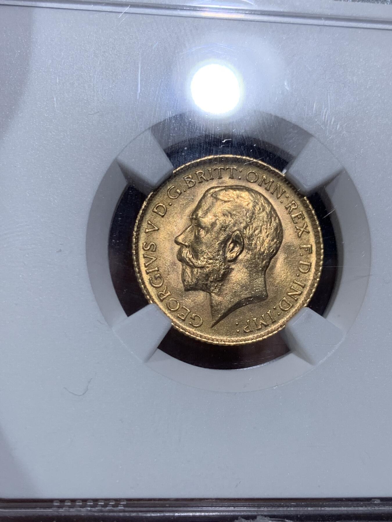 《竞宝斋》第473场 周日，周一 2场连拍 （全场包邮）欢迎送拍 NGC MS64 英国1914年乔治五世1/2索维林金币，9167金，3.99克，丝滑底板，可藏高分，入手好时机。