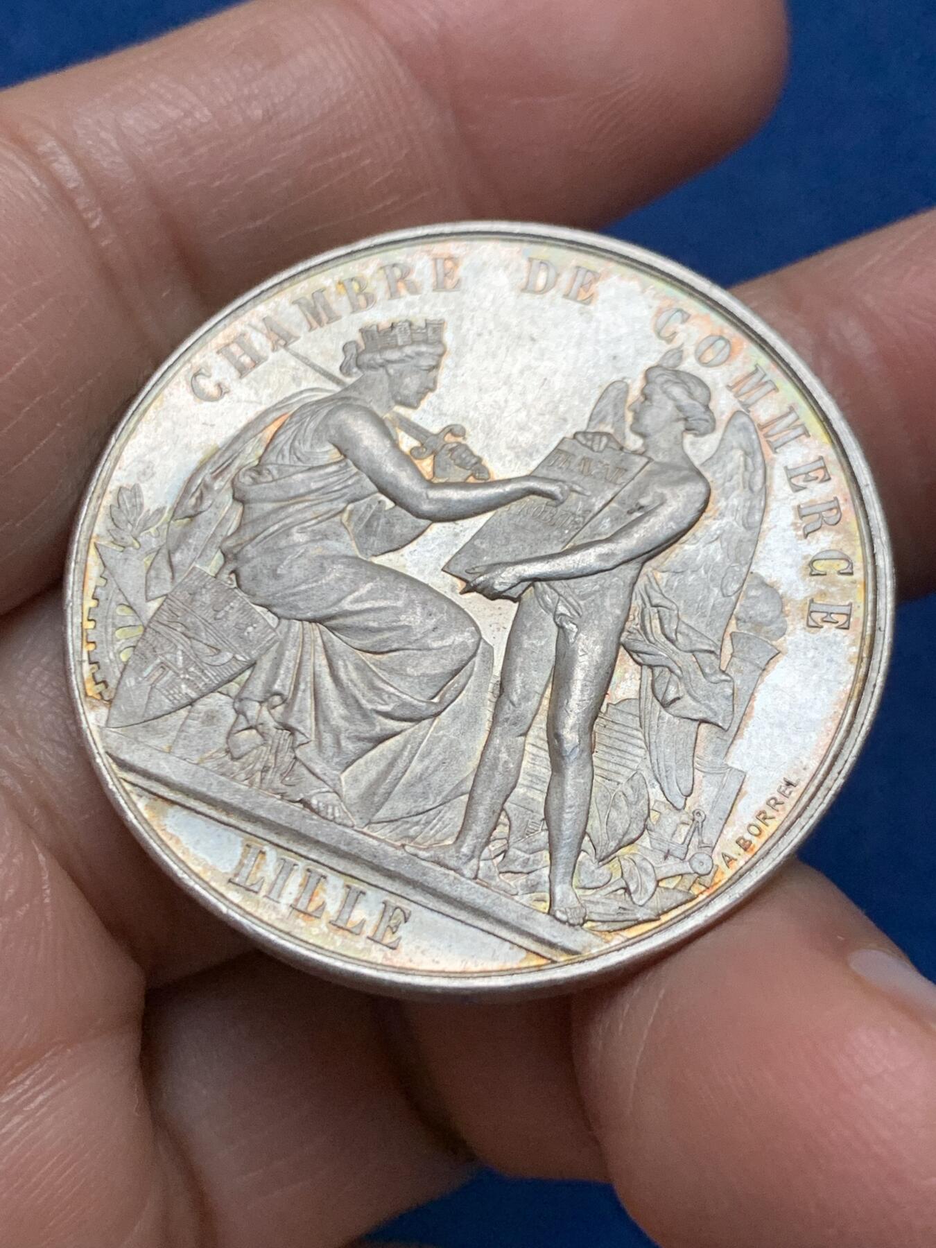 《竞宝斋》第473场 周日，周一 2场连拍 （全场包邮）欢迎送拍 法国里尔商会银质代币 22.35克 36.9mm 丰饶角银标