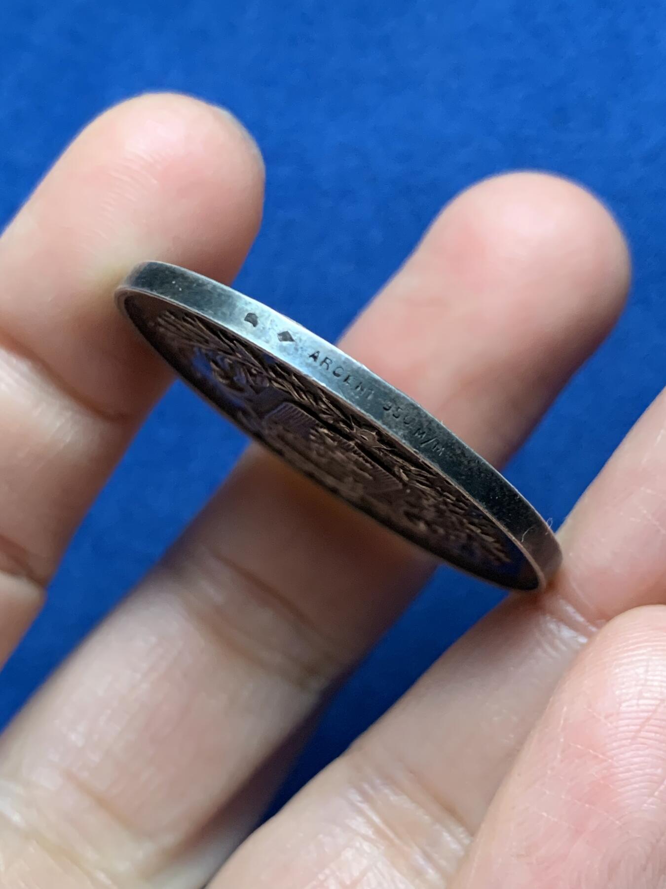 《竞宝斋》第473场 周日，周一 2场连拍 （全场包邮）欢迎送拍 法国里昂城徽纪念银章，ARGENT950边铭，19.6克，36.2mm