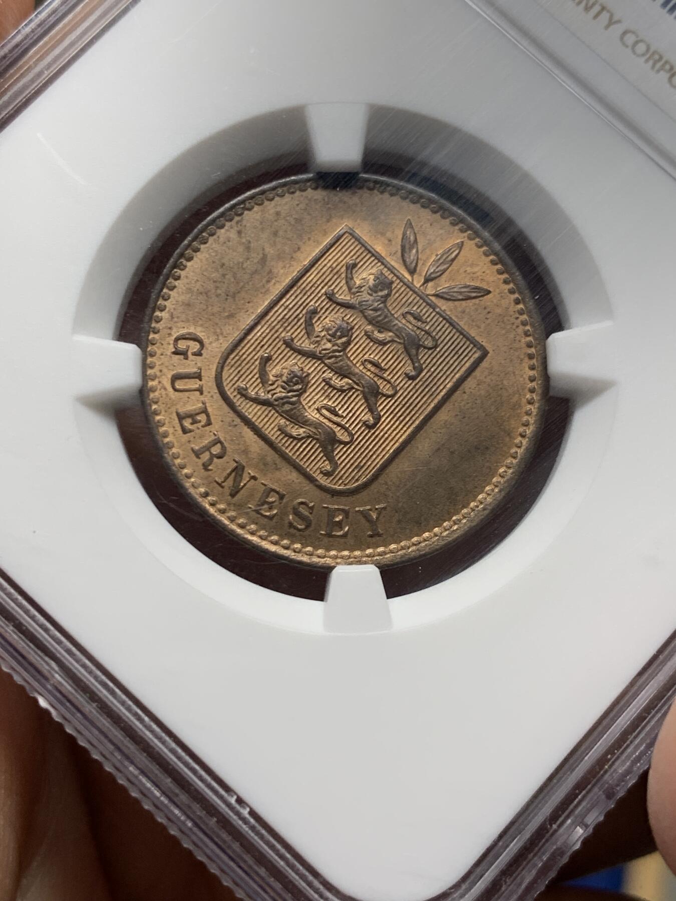 《竞宝斋》第473场 周日，周一 2场连拍 （全场包邮）欢迎送拍 NGC MS64RB 红铜光高分 1902年英属根西岛4D 盾徽上狮子脸清晰 非常讨喜的英国海外领土品种