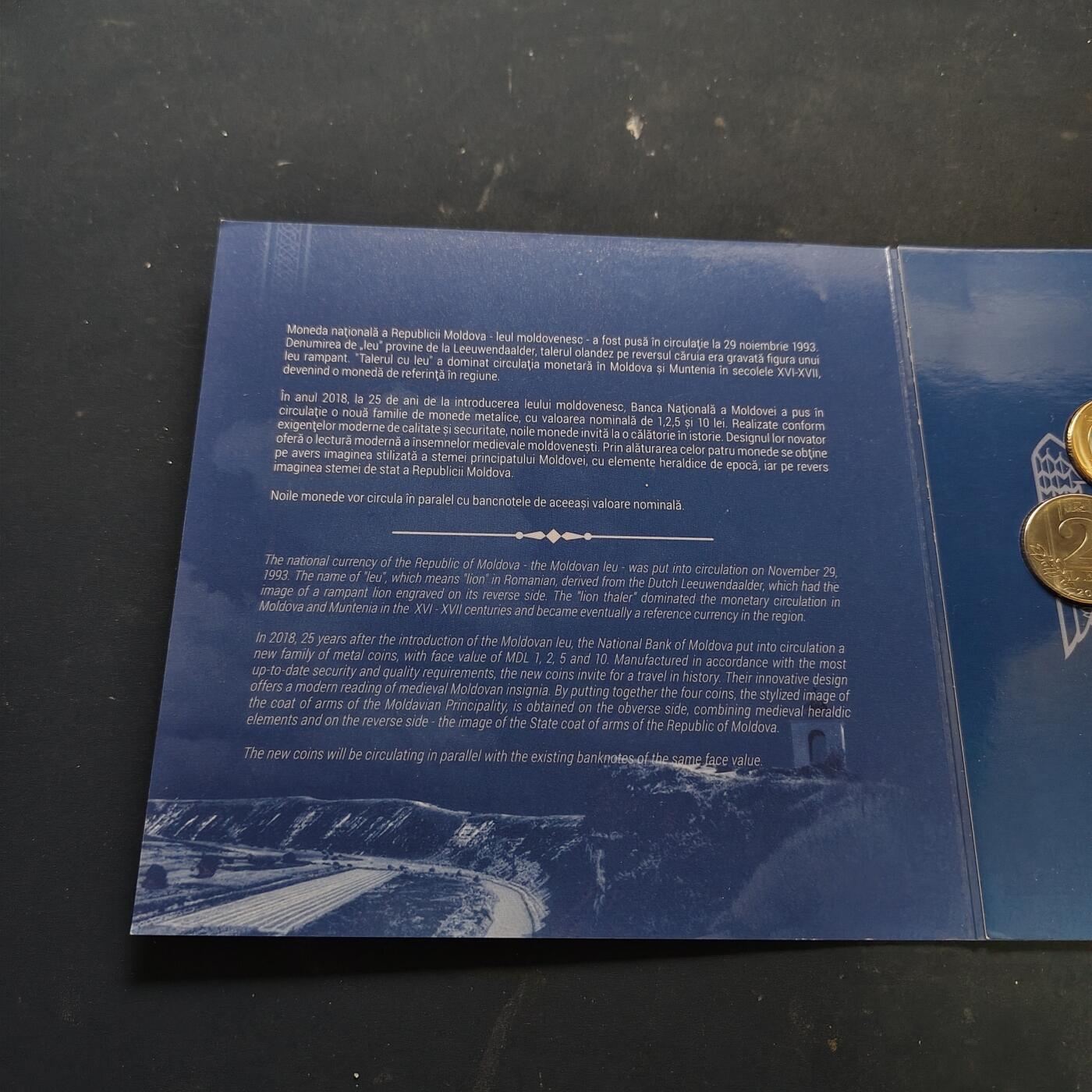 【全场包邮】纯粹捡漏拍515场 摩尔多瓦2018年官方套币-2套正反封装卡册