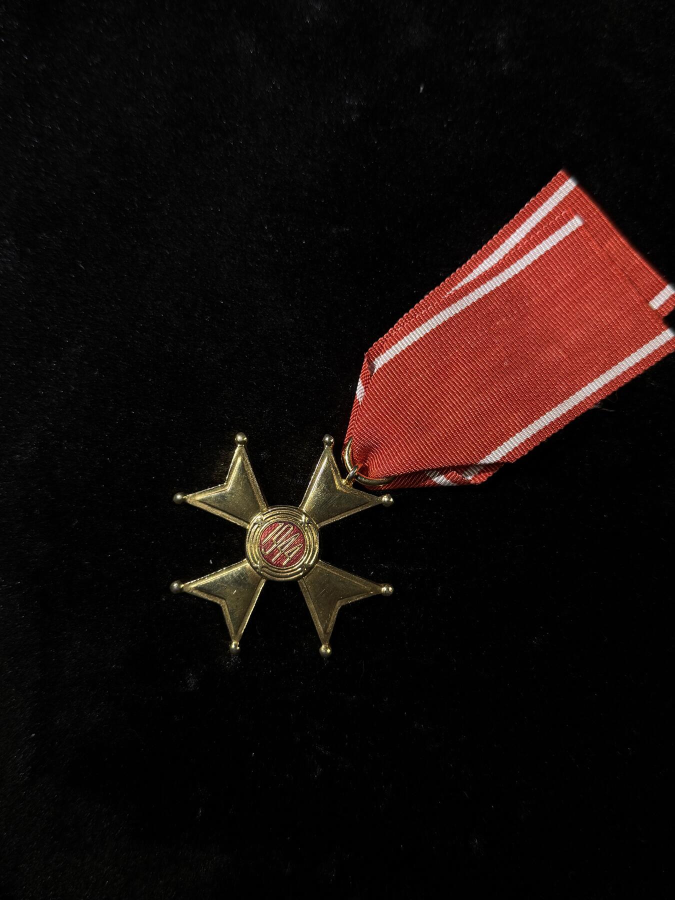 戎马世界章牌大赏，第112期 波兰复兴十字