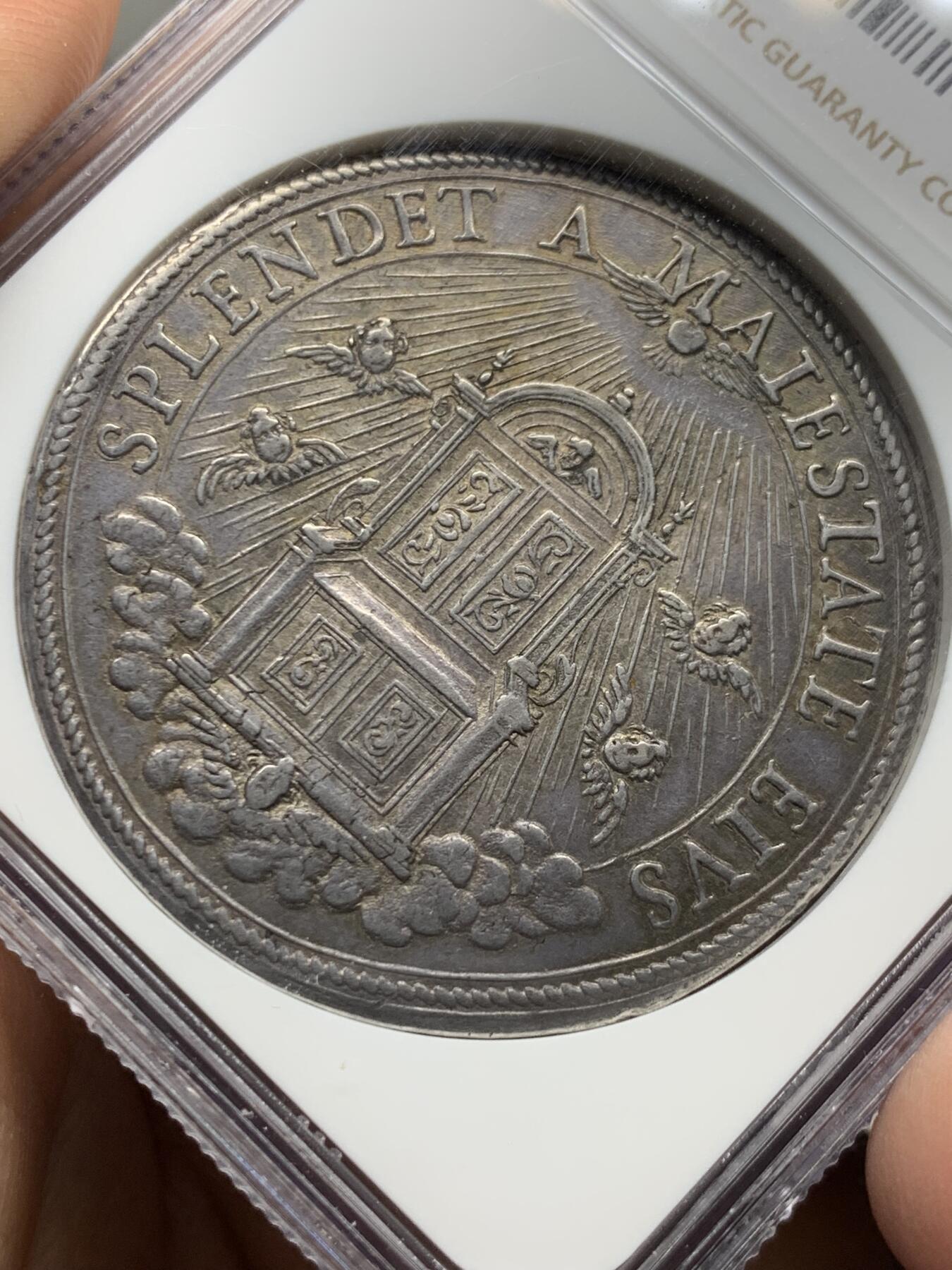 《竞宝斋》第473场 周日，周一 2场连拍 （全场包邮）欢迎送拍 唯一亚军分 NGC MS61 教皇国 1667-69 克莱门特九世 1P大银币 在位不足3年 对于这个教皇的币来说 每一枚都是不可多得的藏品 昆克AU品裸币3.6W成交