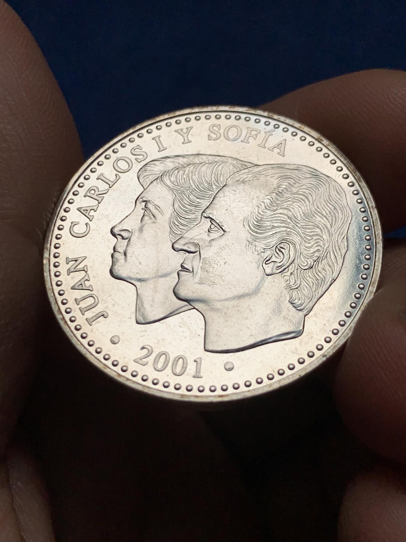 《竞宝斋》第473场 周日，周一 2场连拍 （全场包邮）欢迎送拍 西班牙2001拿花女神2000比塞塔银币