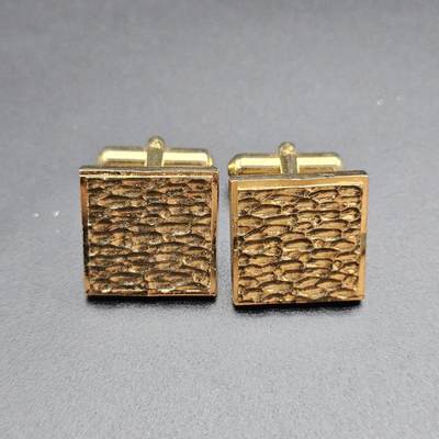 0元起拍勋章 第341期 咸鱼国勋章拍卖专场 3月25日（周三）下午6：00开始 - 中古袖扣一对