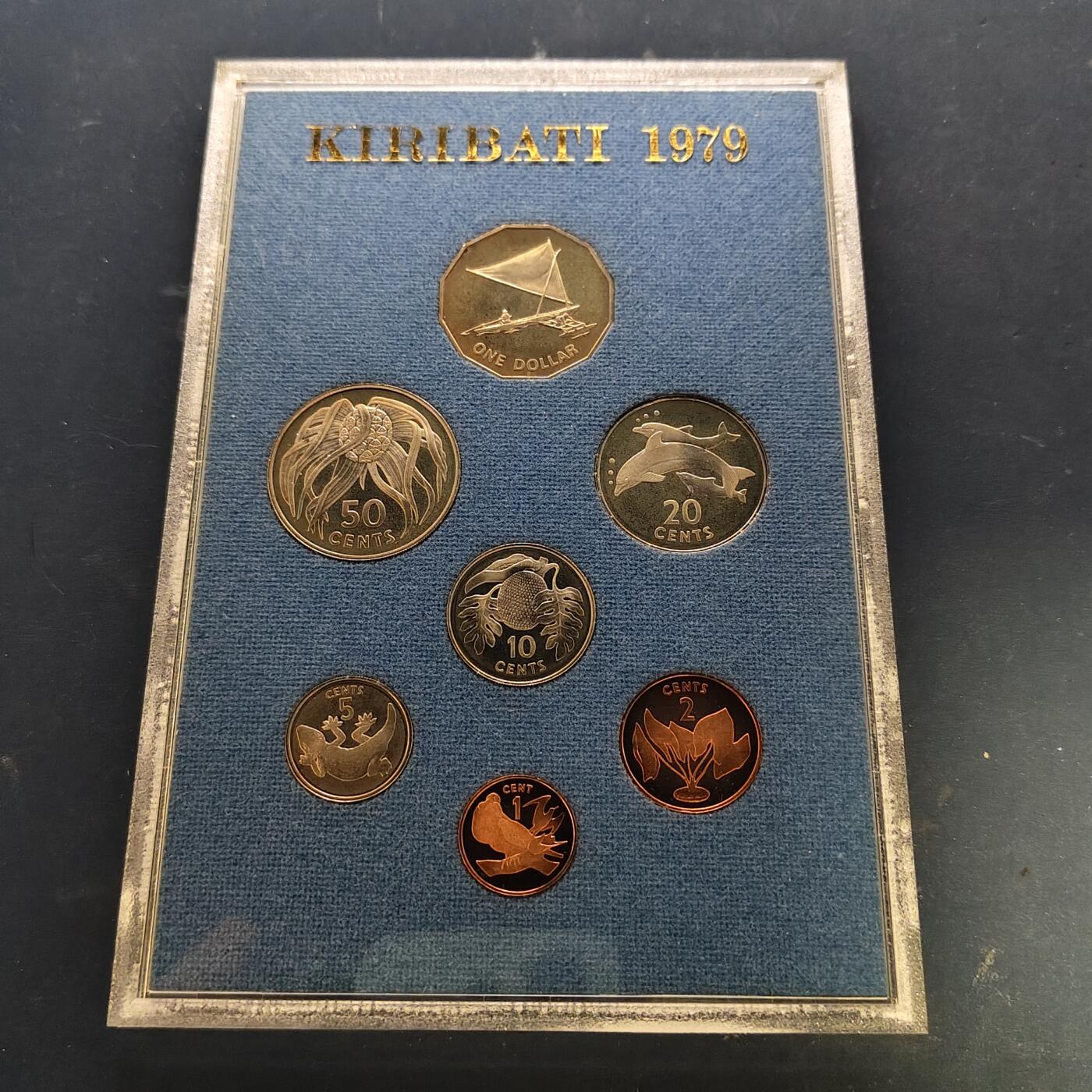 【全场包邮】纯粹捡漏拍515场 基里巴斯1979年皇家厂经典信封装官方精制套币-PS1