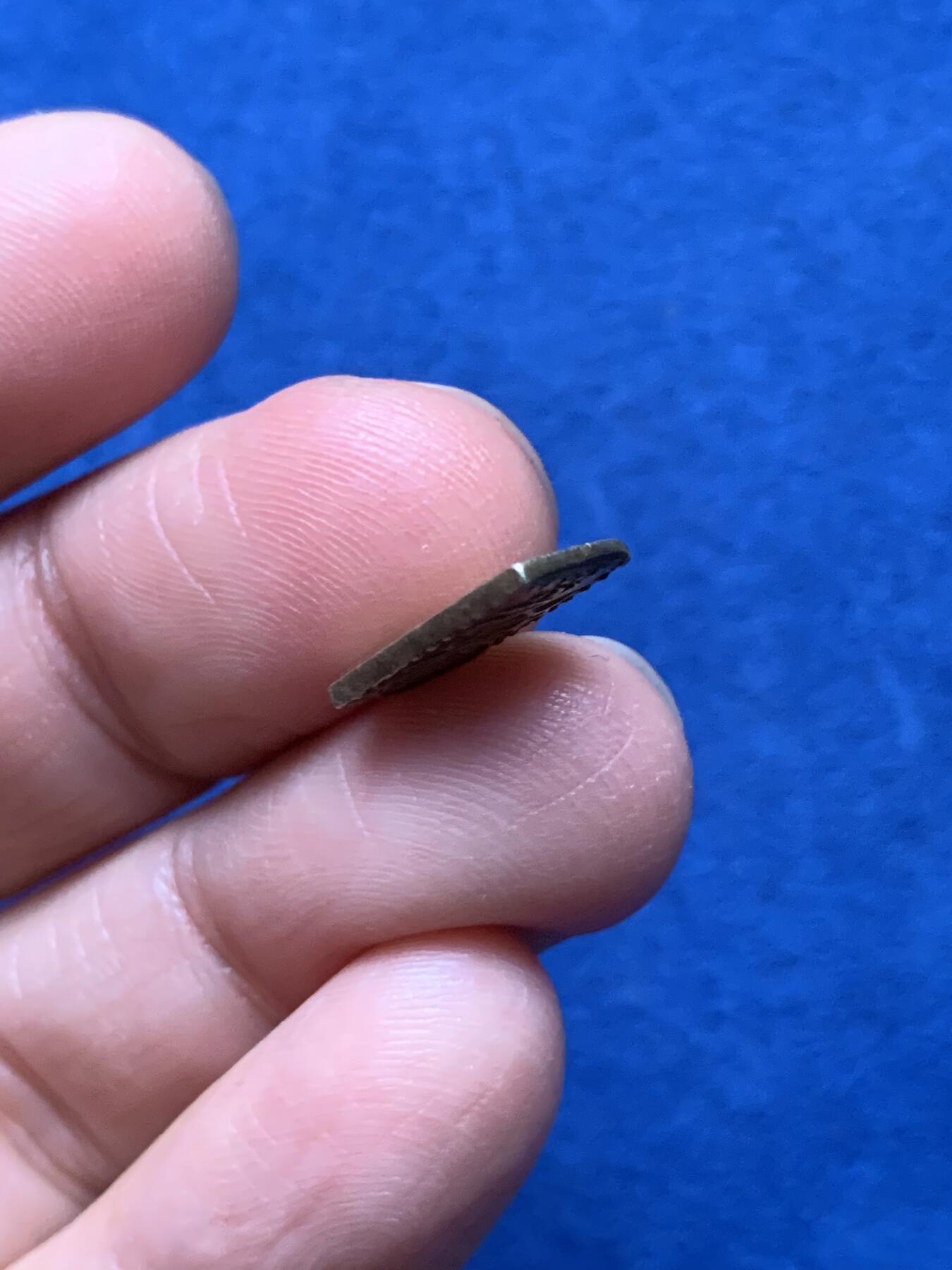 《竞宝斋》第473场 周日，周一 2场连拍 （全场包邮）欢迎送拍 日本二朱金 品相不错 1.63克