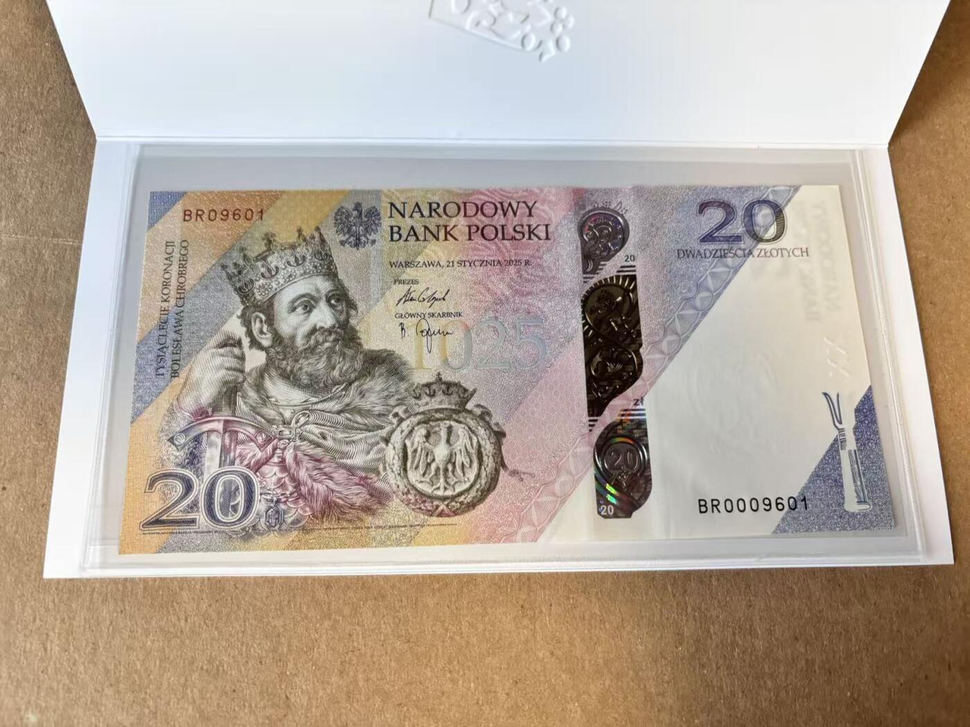 【Blue Auction】世界纸币精拍第798期——18级TOP拍卖/信誉/品质/专业/高效💫 【带册 9601倒置号】波兰 2025年20兹罗提 纪念钞 全新UNC