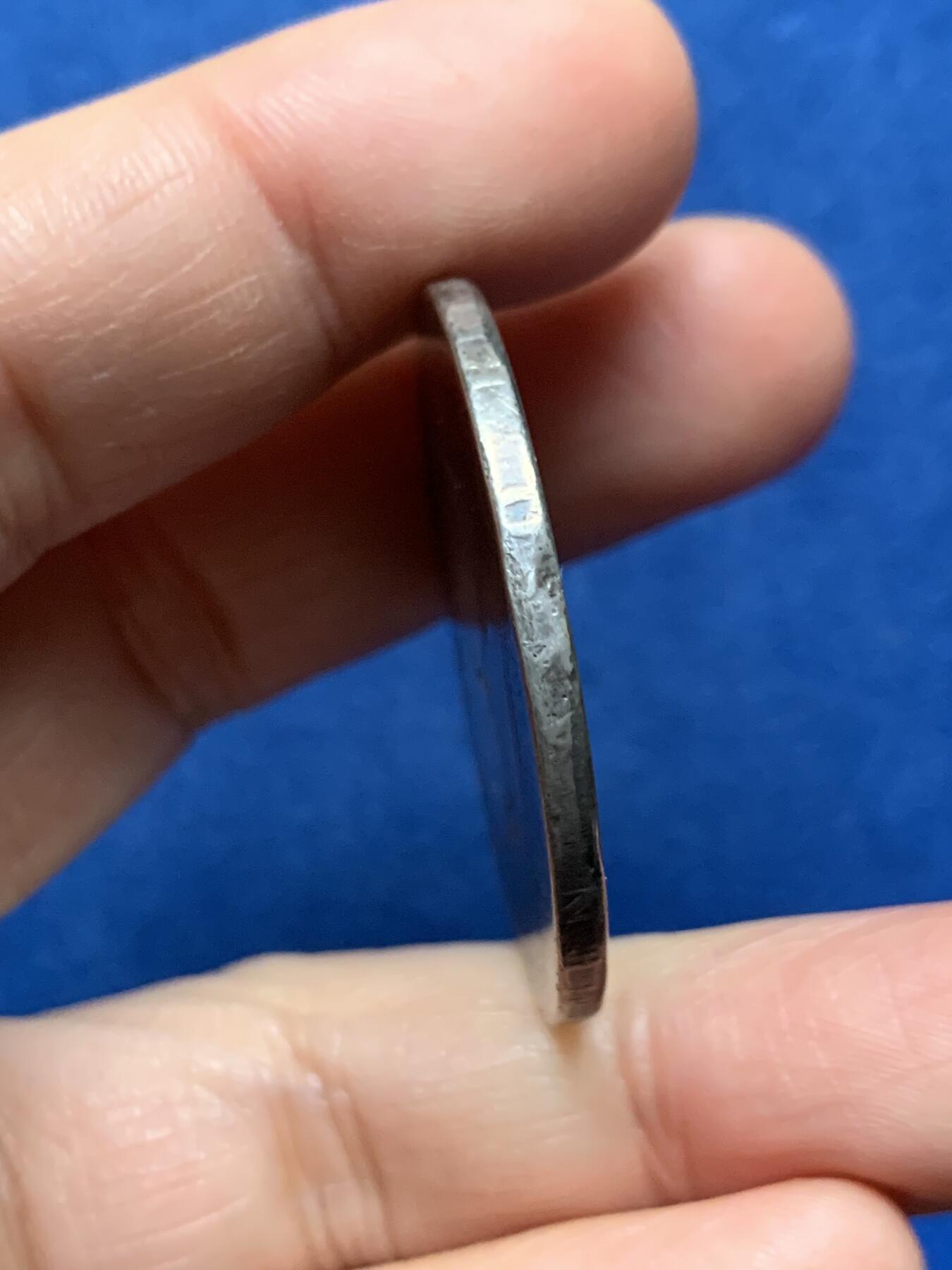 《竞宝斋》第473场 周日，周一 2场连拍 （全场包邮）欢迎送拍 英国 1820年 乔治三世 马剑 银币，200多年前的高银银币，手感一流，27.43克，925银