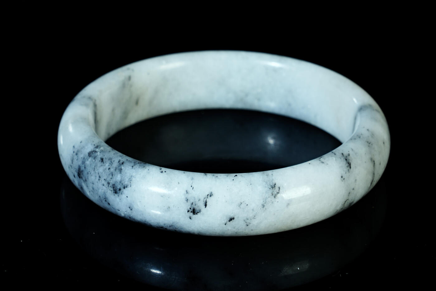 上海都达杂项专场五十八【全场包邮】  天然和田玉青花籽料贵妃手镯93-22