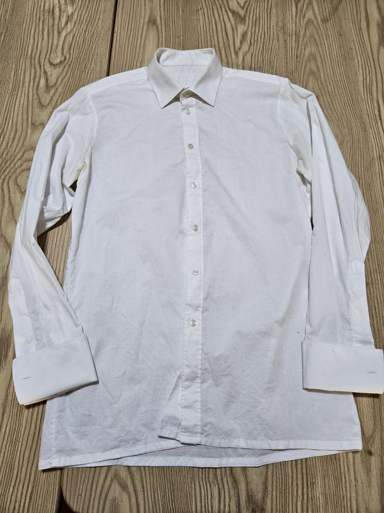 0元起拍勋章 第341期 咸鱼国勋章拍卖专场 3月25日（周三）下午6：00开始 古着 法袖衬衣领围40 胸围110 肩宽46 衣长73 袖长61