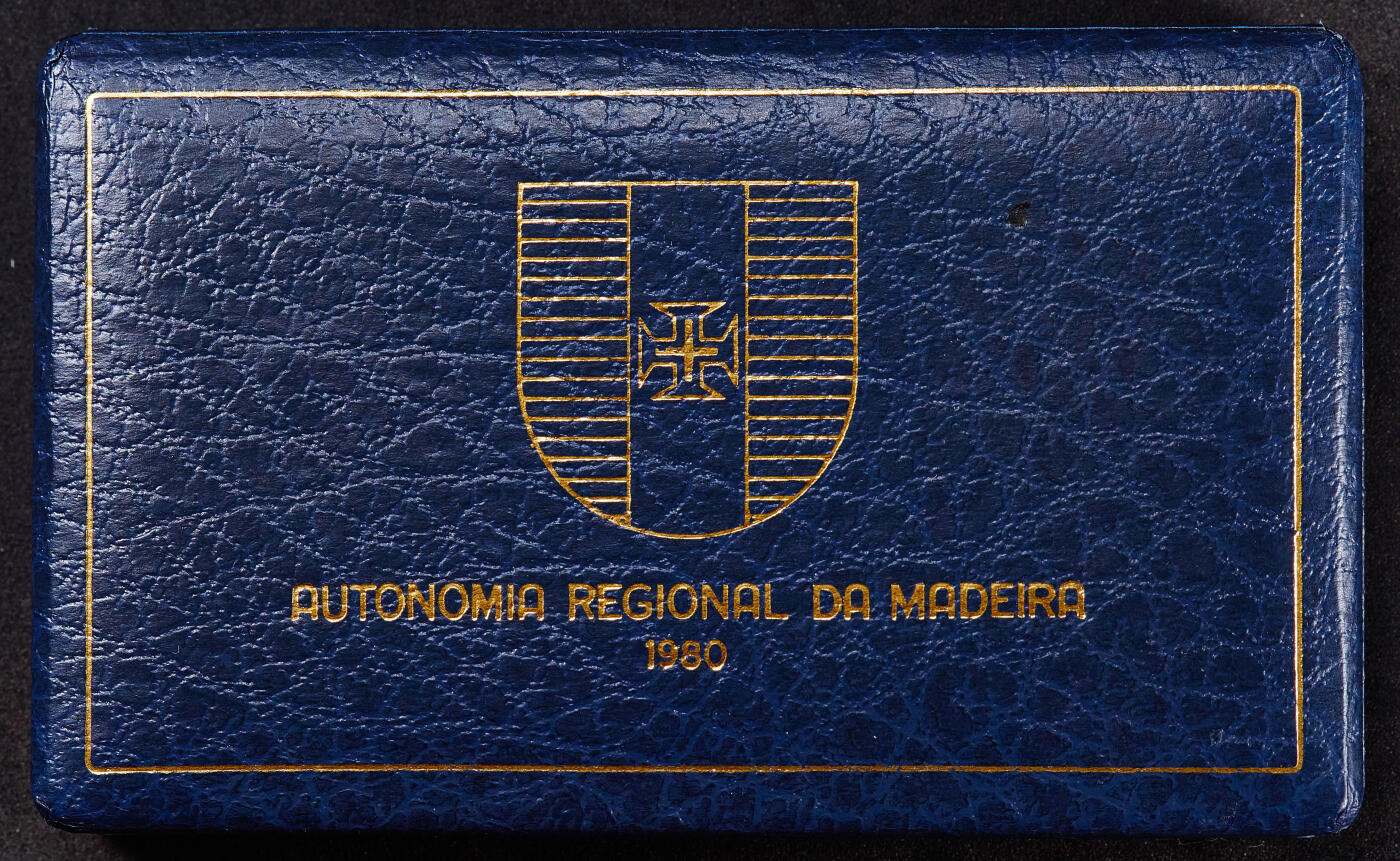 【俄甄集藏】2026年(050)04-01星期三 晚 19:30 全场包邮 葡萄牙1981年纪念马德拉群岛自治区25、100埃斯库多精制银币2枚套，原盒，重量：11克/16.5克，925银，发行量20000套，少见品种