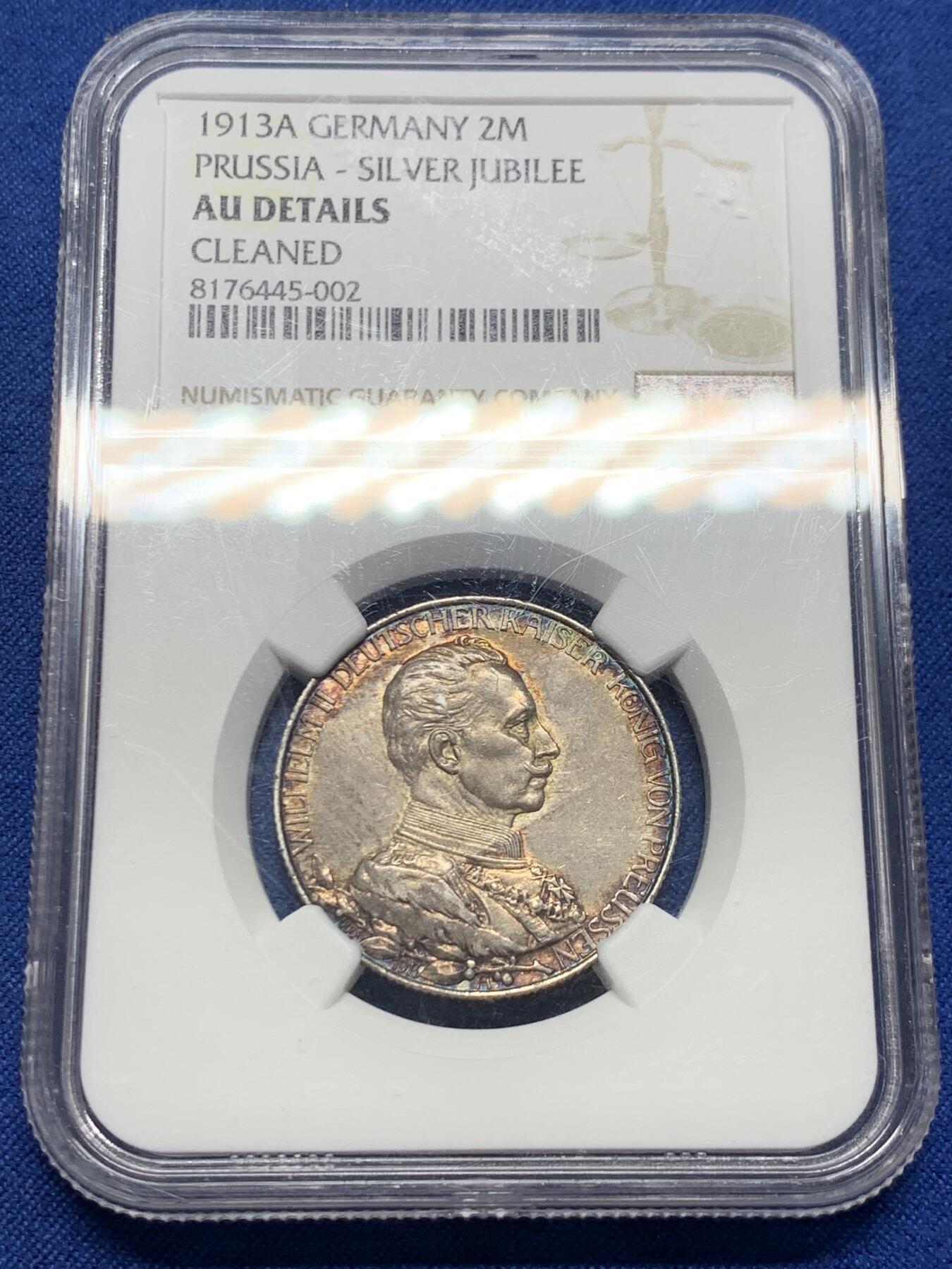 《竞宝斋》第473场 周日，周一 2场连拍 （全场包邮）欢迎送拍 NGC AUD 德国 1913年 威廉二世 军装 2马克 银币，高点都在，细节完整，油画般的重彩包浆