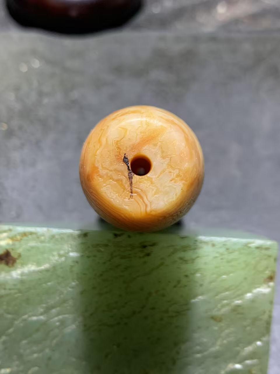 精美巨无霸天眼风化纹缠丝玛瑙大桶珠（把件)一颗 ，