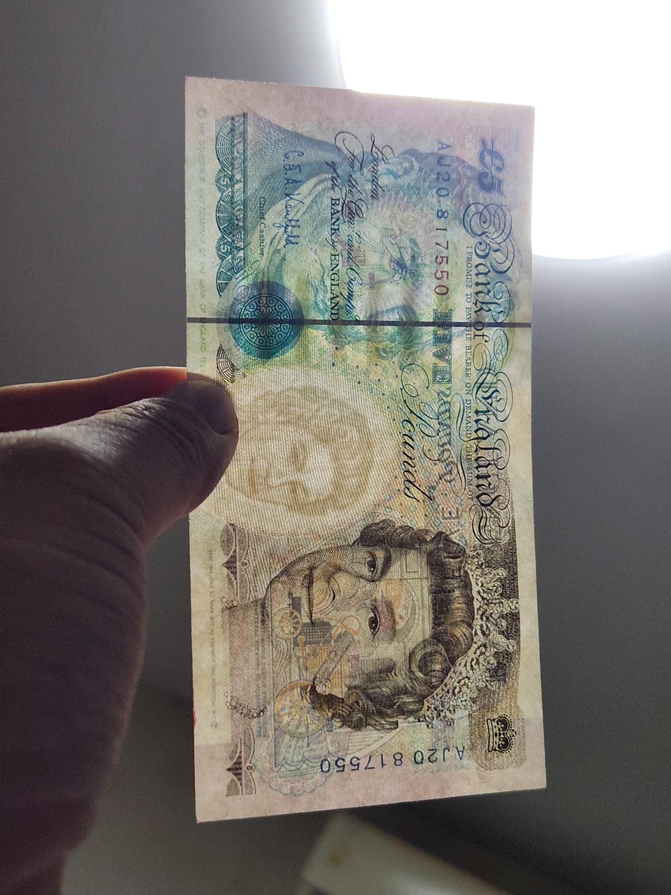 3月23号晚上8点 外国纸币自动截拍第44场 英国5近新极美品