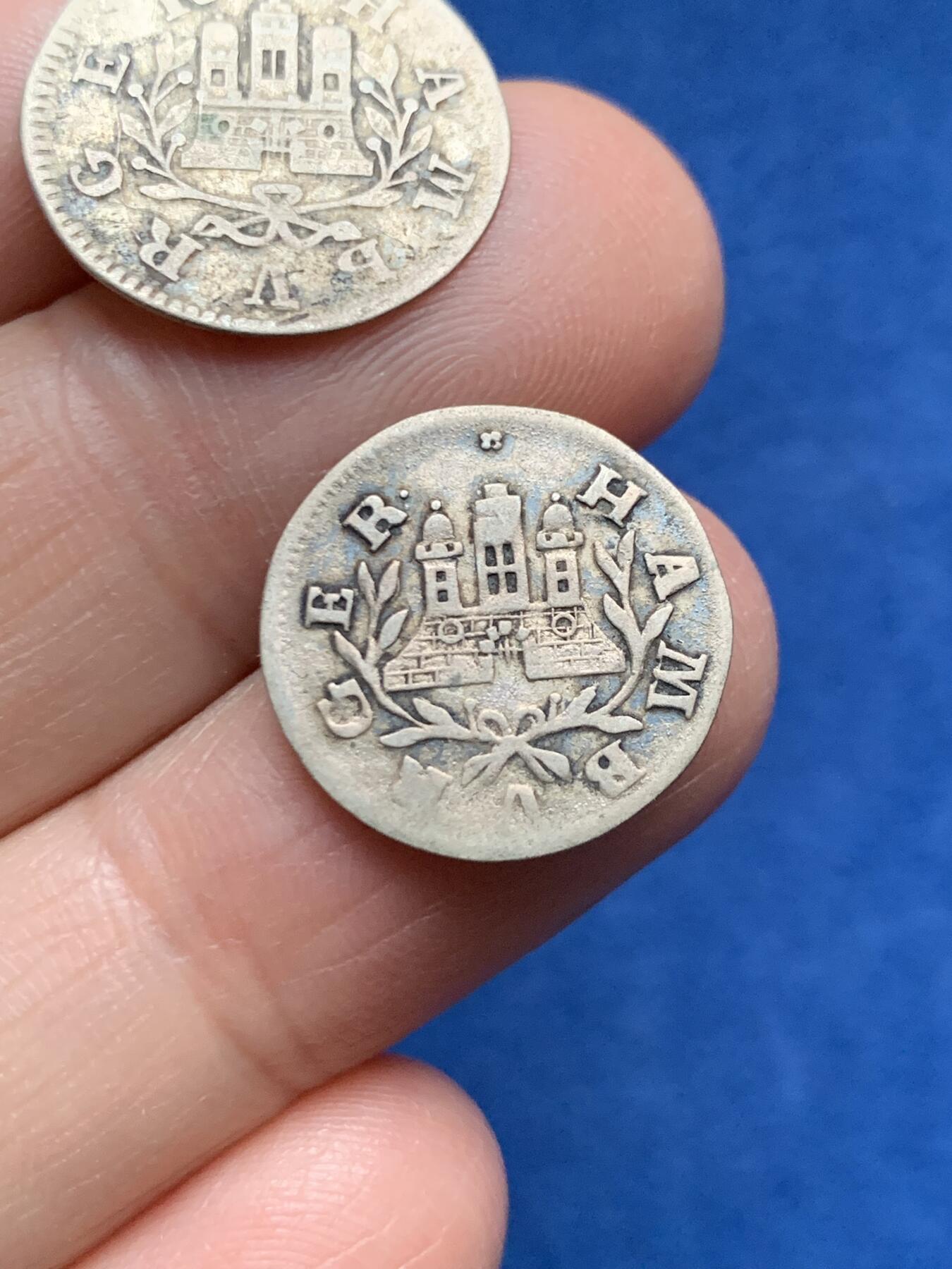 《竞宝斋》第473场 周日，周一 2场连拍 （全场包邮）欢迎送拍 两枚一组 德国1758年/1763年1先令银币