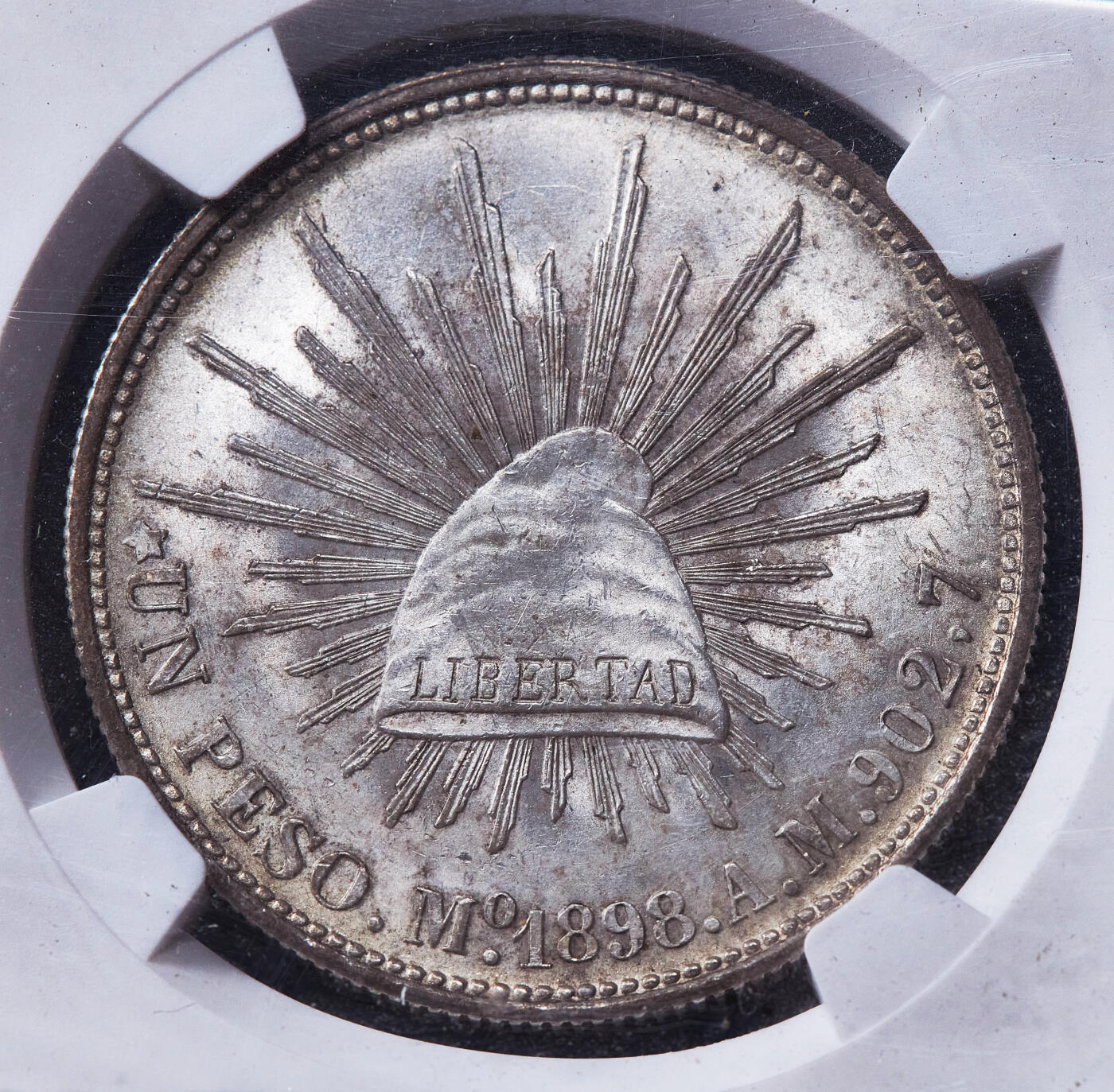 【俄甄集藏】2026年(050)04-01星期三 晚 19:30 全场包邮 墨西哥1898年Mo Am版1比索直边鹰洋大银币，NGC MS64，黄油彩转光品