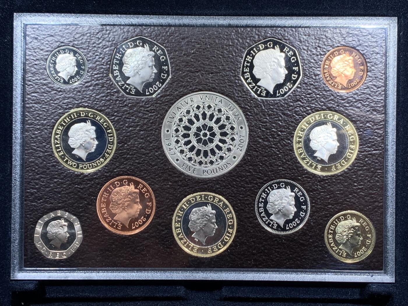 《竞宝斋》第473场 周日，周一 2场连拍 （全场包邮）欢迎送拍 英国2007年12枚装精制套币, 盒证全，品相极好