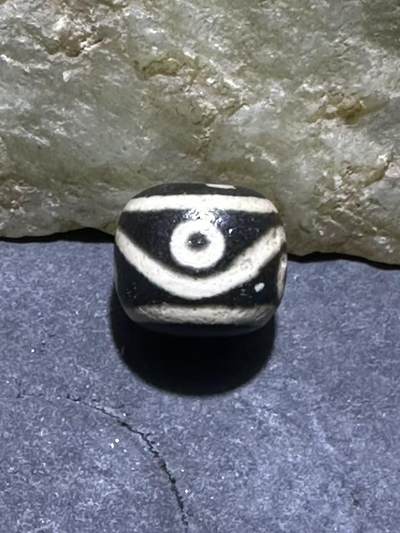 仅此一颗，精品藏传四眼随形天珠一颗 - 仅此一颗，精品藏传四眼随形天珠一颗