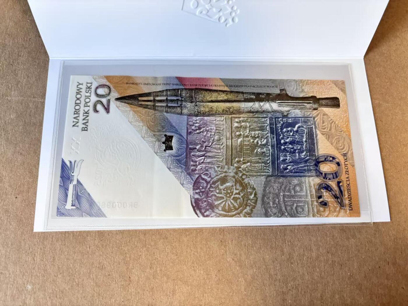 【Blue Auction】世界纸币精拍第798期——18级TOP拍卖/信誉/品质/专业/高效💫 【带册 9601倒置号】波兰 2025年20兹罗提 纪念钞 全新UNC