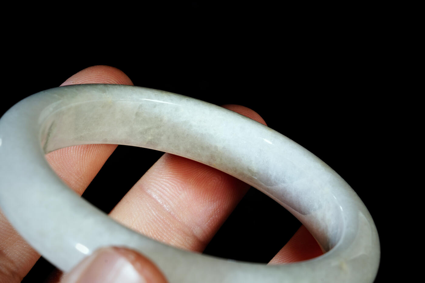 上海都达杂项专场五十八【全场包邮】  天然冰糯种 翡翠（A货）手镯 附鉴定证书93-14